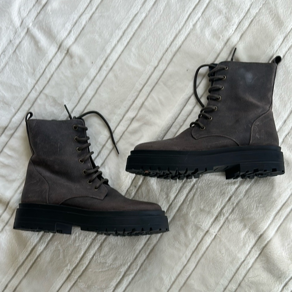 Bobbie’s grey combat boots